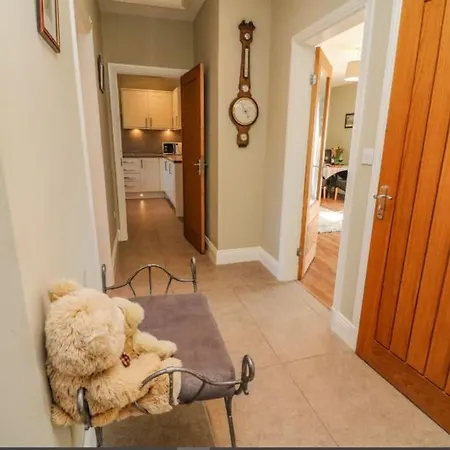 Дом отдыха Two Acres- Spacious, Delightful, Pet Free