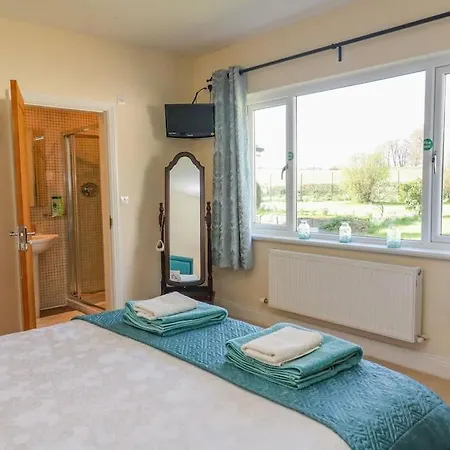 Two Acres- Spacious, Delightful, Pet Free Holiday home Levens